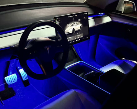 Белый Тесла Model Y, объемом двигателя 0 л и пробегом 64 тыс. км за 28500 $, фото 31 на Automoto.ua