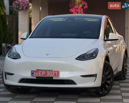 Белый Тесла Model Y, объемом двигателя 0 л и пробегом 59 тыс. км за 30500 $, фото 1 на Automoto.ua