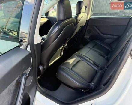 Тесла Model Y 2022 в Луцке на Automoto.ua Белый Тесла Model Y, объемом двигателя 0 л и пробегом 243 тыс. км за 18500 $, фото 9 на Automoto.ua