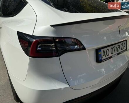 Белый Тесла Model Y, объемом двигателя 0 л и пробегом 5 тыс. км за 45600 $, фото 2 на Automoto.ua