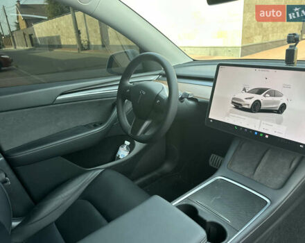 Белый Тесла Model Y, объемом двигателя 0 л и пробегом 50 тыс. км за 27700 $, фото 13 на Automoto.ua