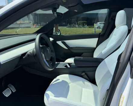 Белый Тесла Model Y, объемом двигателя 0 л и пробегом 49 тыс. км за 28200 $, фото 7 на Automoto.ua
