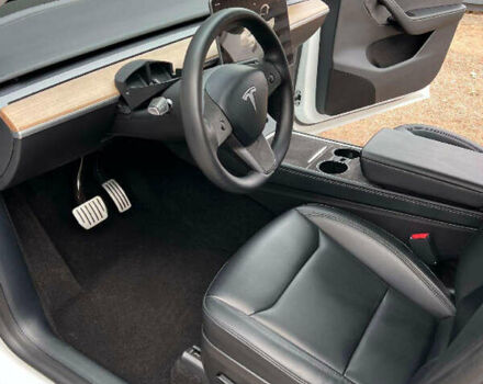 Білий Тесла Model Y, об'ємом двигуна 0 л та пробігом 53 тис. км за 24300 $, фото 5 на Automoto.ua