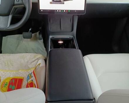 Белый Тесла Model Y, объемом двигателя 0 л и пробегом 52 тыс. км за 29000 $, фото 25 на Automoto.ua