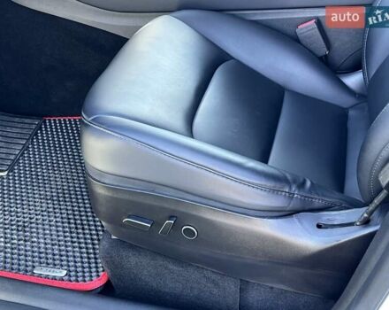 Білий Тесла Model Y, об'ємом двигуна 0 л та пробігом 23 тис. км за 39800 $, фото 38 на Automoto.ua