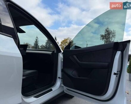 Тесла Model Y 2022 в Ровно на Automoto.ua Белый Тесла Model Y, объемом двигателя 0 л и пробегом 83 тыс. км за 22500 $, фото 54 на Automoto.ua