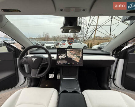 Белый Тесла Model Y, объемом двигателя 0 л и пробегом 25 тыс. км за 29900 $, фото 16 на Automoto.ua