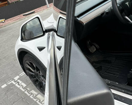 Белый Тесла Model Y, объемом двигателя 0 л и пробегом 93 тыс. км за 26200 $, фото 8 на Automoto.ua