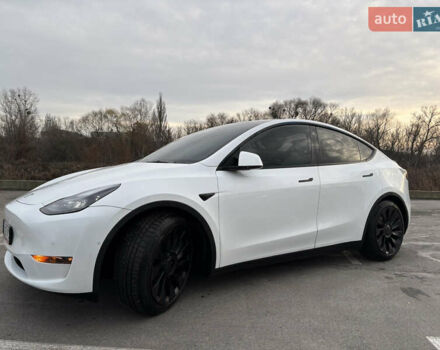 Білий Тесла Model Y, об'ємом двигуна 0 л та пробігом 65 тис. км за 29500 $, фото 10 на Automoto.ua