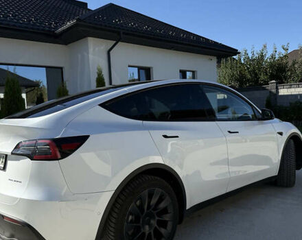 Тесла Model Y 2022 в Ровно на Automoto.ua Белый Тесла Model Y, объемом двигателя 0 л и пробегом 105 тыс. км за 27000 $, фото 10 на Automoto.ua