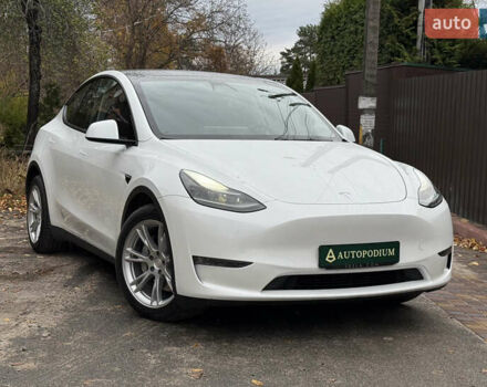 Белый Тесла Model Y, объемом двигателя 0 л и пробегом 53 тыс. км за 36700 $, фото 1 на Automoto.ua