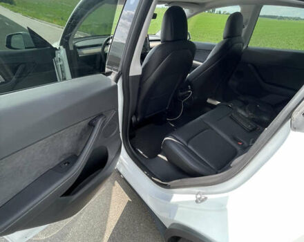 Белый Тесла Model Y, объемом двигателя 0 л и пробегом 76 тыс. км за 24900 $, фото 23 на Automoto.ua