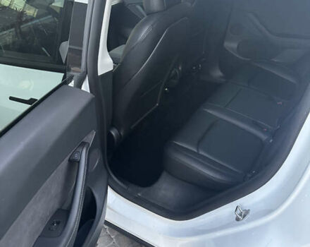 Белый Тесла Model Y, объемом двигателя 0 л и пробегом 80 тыс. км за 31500 $, фото 18 на Automoto.ua