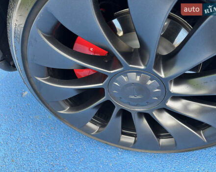 Белый Тесла Model Y, объемом двигателя 0 л и пробегом 68 тыс. км за 35000 $, фото 28 на Automoto.ua