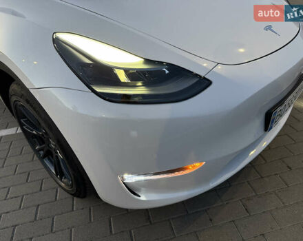 Белый Тесла Model Y, объемом двигателя 0 л и пробегом 81 тыс. км за 25900 $, фото 35 на Automoto.ua
