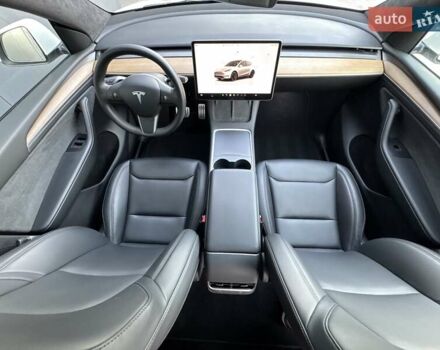 Белый Тесла Model Y, объемом двигателя 0 л и пробегом 42 тыс. км за 39900 $, фото 29 на Automoto.ua