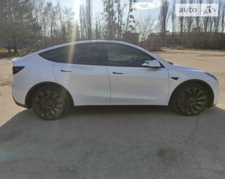 Белый Тесла Model Y, объемом двигателя 0 л и пробегом 2 тыс. км за 41500 $, фото 2 на Automoto.ua