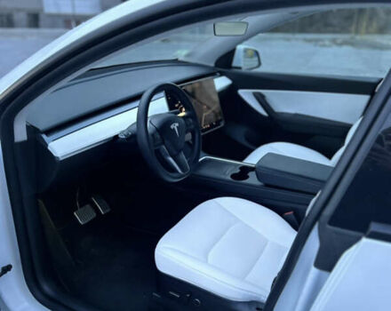Белый Тесла Model Y, объемом двигателя 0 л и пробегом 20 тыс. км за 28000 $, фото 12 на Automoto.ua