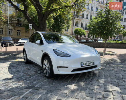 Белый Тесла Model Y, объемом двигателя 0 л и пробегом 8 тыс. км за 31000 $, фото 2 на Automoto.ua