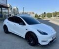 Білий Тесла Model Y, об'ємом двигуна 0 л та пробігом 53 тис. км за 23700 $, фото 1 на Automoto.ua