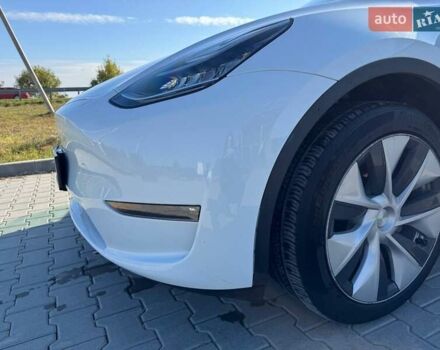 Белый Тесла Model Y, объемом двигателя 0 л и пробегом 12 тыс. км за 30500 $, фото 47 на Automoto.ua
