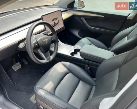 Белый Тесла Model Y, объемом двигателя 0 л и пробегом 29 тыс. км за 23999 $, фото 29 на Automoto.ua