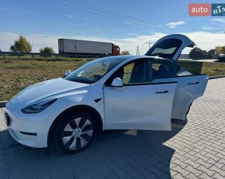 Белый Тесла Model Y, объемом двигателя 0 л и пробегом 12 тыс. км за 30500 $, фото 5 на Automoto.ua