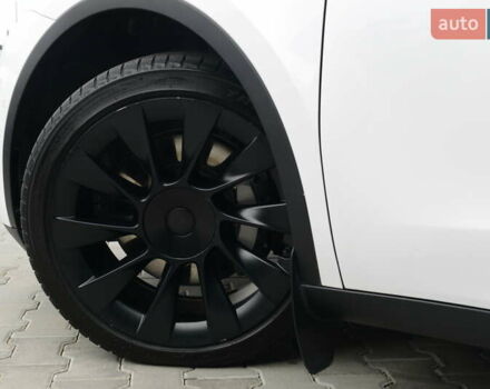 Тесла Model Y 2022 у Мукачеве на Automoto.ua Білий Тесла Model Y, об'ємом двигуна 0 л та пробігом 17 тис. км за 46500 $, фото 17 на Automoto.ua
