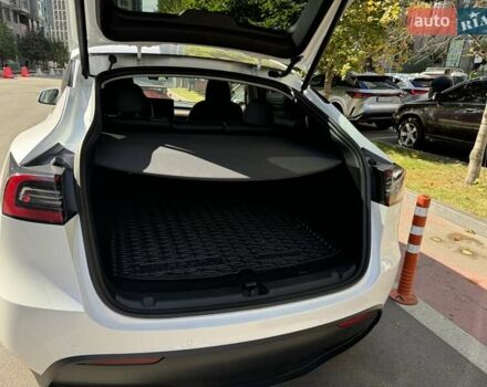 Белый Тесла Model Y, объемом двигателя 0 л и пробегом 5 тыс. км за 45600 $, фото 3 на Automoto.ua