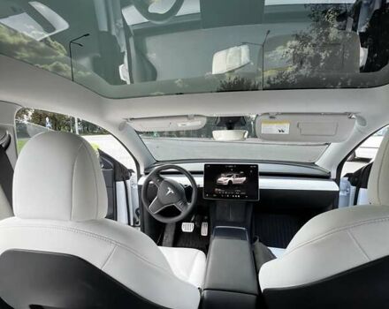 Белый Тесла Model Y, объемом двигателя 0 л и пробегом 59 тыс. км за 27999 $, фото 22 на Automoto.ua