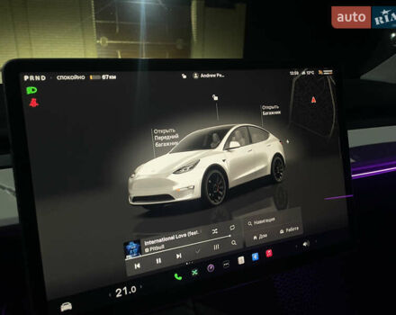 Белый Тесла Model Y, объемом двигателя 0 л и пробегом 51 тыс. км за 31000 $, фото 58 на Automoto.ua