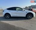 Білий Тесла Model Y, об'ємом двигуна 0 л та пробігом 61 тис. км за 22300 $, фото 4 на Automoto.ua
