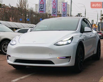 Белый Тесла Model Y, объемом двигателя 0 л и пробегом 20 тыс. км за 44999 $, фото 1 на Automoto.ua