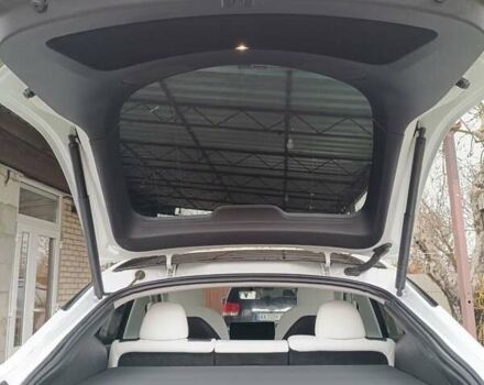 Белый Тесла Model Y, объемом двигателя 0 л и пробегом 52 тыс. км за 29000 $, фото 17 на Automoto.ua