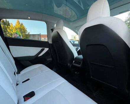 Белый Тесла Model Y, объемом двигателя 0 л и пробегом 28 тыс. км за 38000 $, фото 7 на Automoto.ua