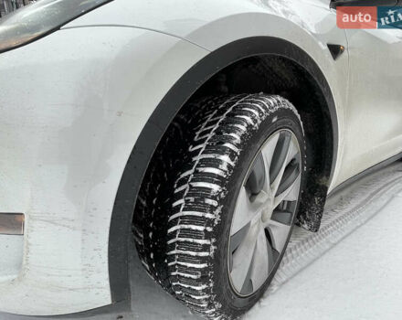 Белый Тесла Model Y, объемом двигателя 0 л и пробегом 12 тыс. км за 33000 $, фото 1 на Automoto.ua