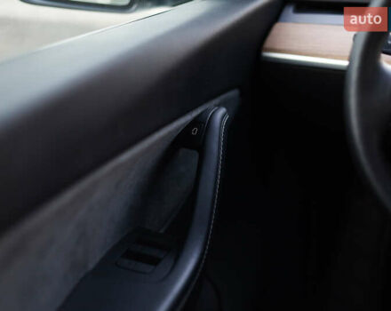 Белый Тесла Model Y, объемом двигателя 0 л и пробегом 45 тыс. км за 28900 $, фото 20 на Automoto.ua