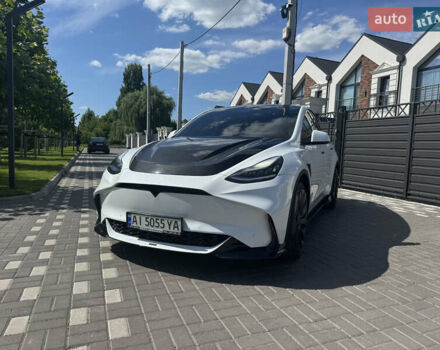 Белый Тесла Model Y, объемом двигателя 0 л и пробегом 62 тыс. км за 39500 $, фото 2 на Automoto.ua