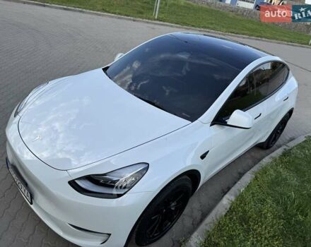 Белый Тесла Model Y, объемом двигателя 0 л и пробегом 59 тыс. км за 28800 $, фото 53 на Automoto.ua