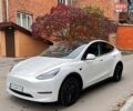 Белый Тесла Model Y, объемом двигателя 0 л и пробегом 34 тыс. км за 31500 $, фото 1 на Automoto.ua