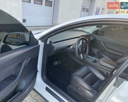Білий Тесла Model Y, об'ємом двигуна 0 л та пробігом 167 тис. км за 24999 $, фото 9 на Automoto.ua