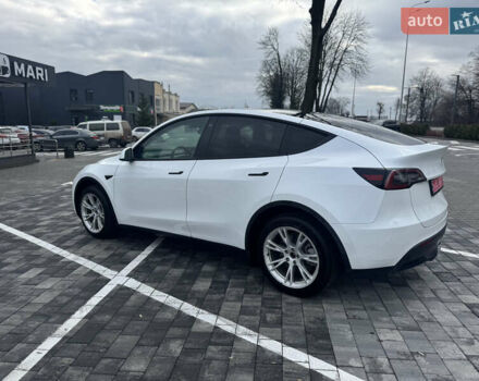 Білий Тесла Model Y, об'ємом двигуна 0 л та пробігом 100 тис. км за 23999 $, фото 4 на Automoto.ua