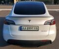 Белый Тесла Model Y, объемом двигателя 0 л и пробегом 19 тыс. км за 29999 $, фото 5 на Automoto.ua