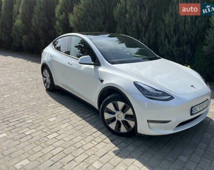 Белый Тесла Model Y, объемом двигателя 0 л и пробегом 26 тыс. км за 28300 $, фото 4 на Automoto.ua