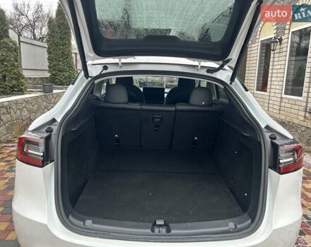 Белый Тесла Model Y, объемом двигателя 0 л и пробегом 94 тыс. км за 29999 $, фото 34 на Automoto.ua