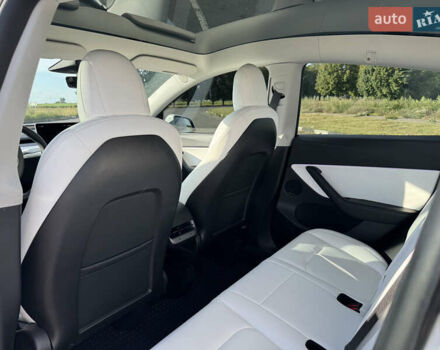 Белый Тесла Model Y, объемом двигателя 0 л и пробегом 51 тыс. км за 31000 $, фото 51 на Automoto.ua