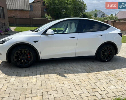 Тесла Model Y 2022 у Вінниці на Automoto.ua Білий Тесла Model Y, об'ємом двигуна 0 л та пробігом 43 тис. км за 28500 $, фото 3 на Automoto.ua