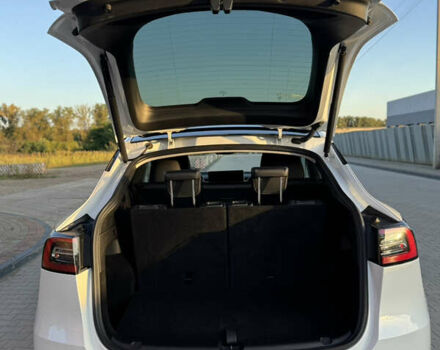 Белый Тесла Model Y, объемом двигателя 0 л и пробегом 94 тыс. км за 24500 $, фото 33 на Automoto.ua