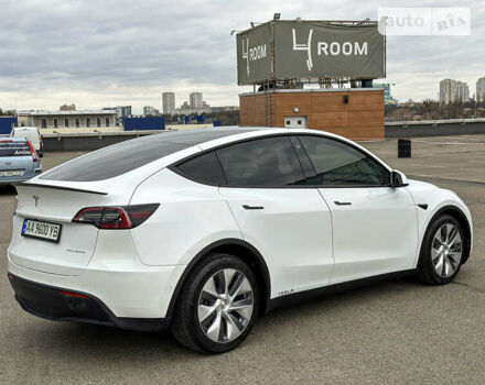 Белый Тесла Model Y, объемом двигателя 0 л и пробегом 50 тыс. км за 32500 $, фото 5 на Automoto.ua