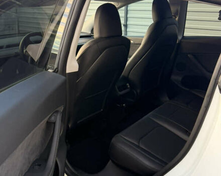 Білий Тесла Model Y, об'ємом двигуна 0 л та пробігом 52 тис. км за 26000 $, фото 9 на Automoto.ua